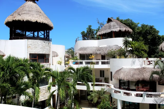 Blue Palms by Kamuvan