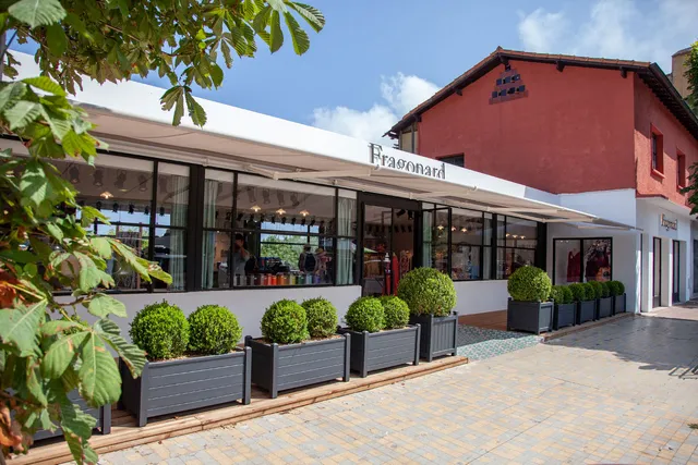 The Factory of Natural Perfume and Shop & Exposure