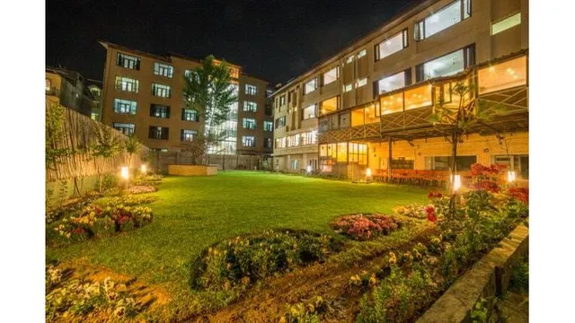 OYO Hotel Holiday Plaza