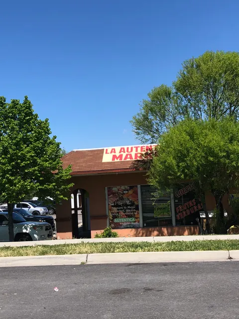 La Auténtica Market
