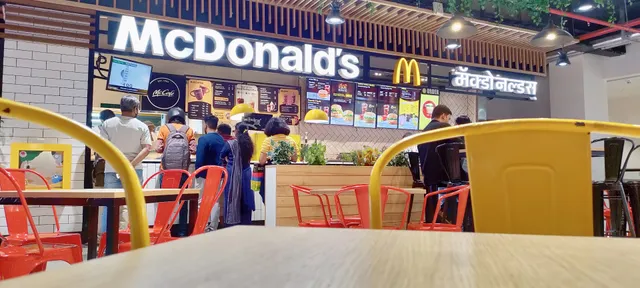 Food Court - Elpro City Square- chat