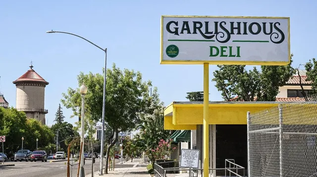Garlishious Deli