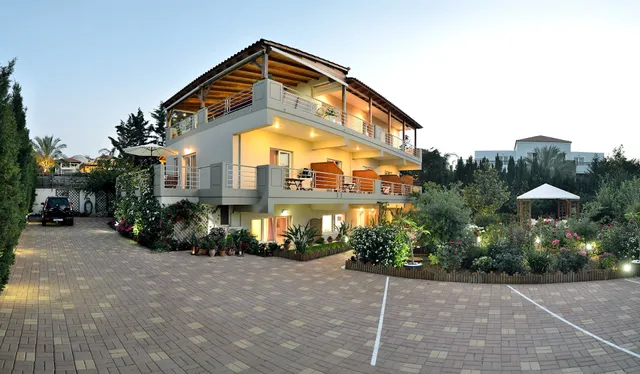 Stamatakis Boutique Studios