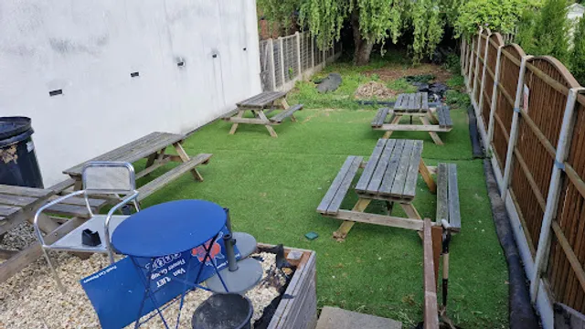 KC's Cafe and cob shop