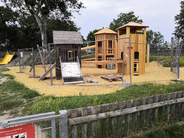 Children's Playground Danube Island 3