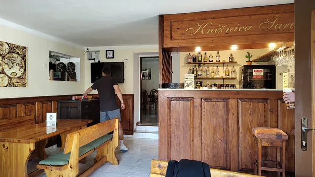 Knižnica Bar & Bistro