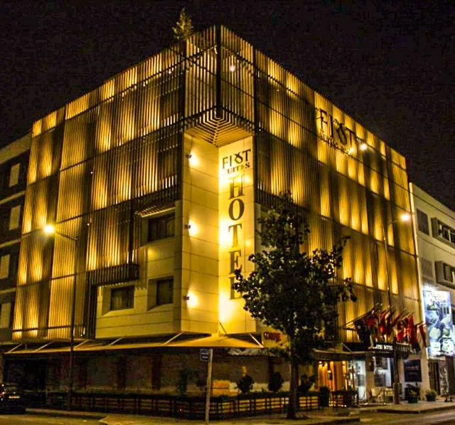 First Suites Hotel