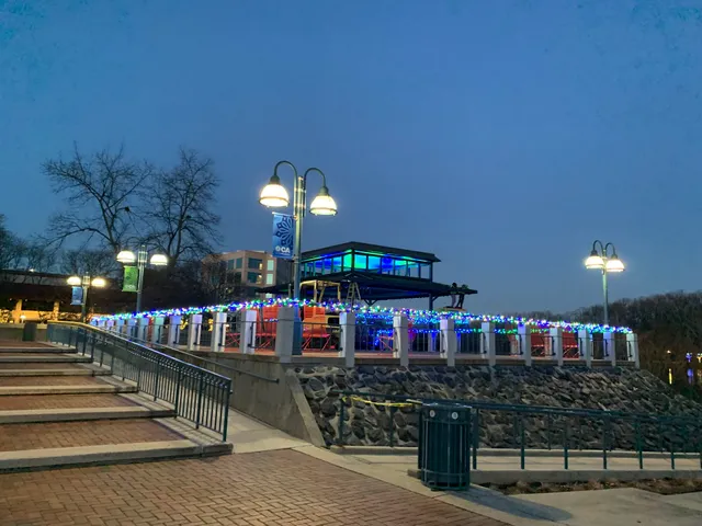 Columbia Lakefront Stage