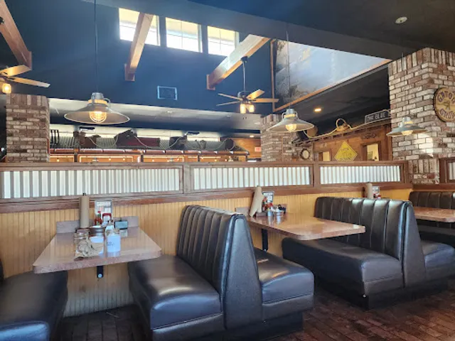 Huckleberry's Breakfast & Lunch