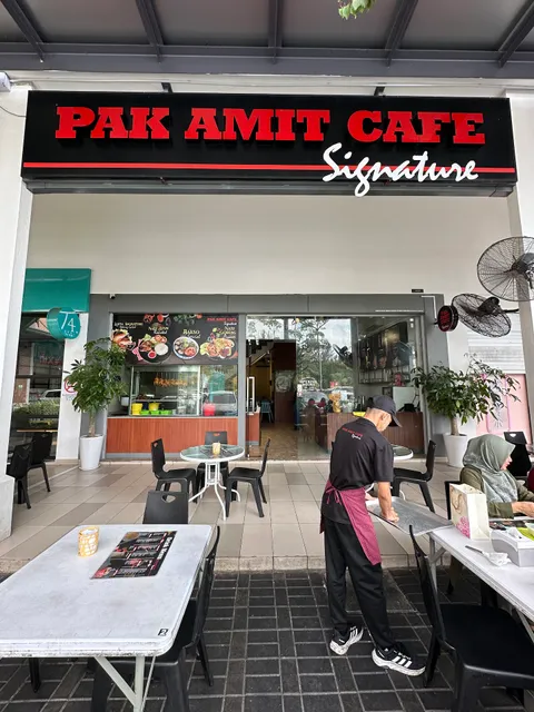 Pak Amit Cafe Signature