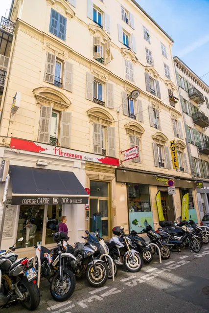 Hostel Meyerbeer Beach