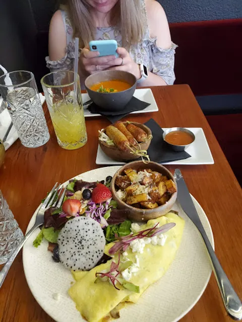 Ayza Wine & Chocolate Bar