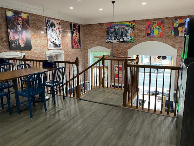 Doug's Deli & Taproom