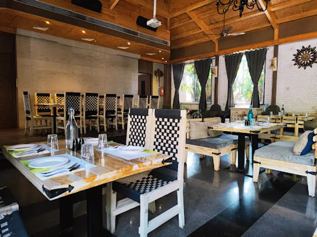 Saundarya Garden - Kitchen & Bar