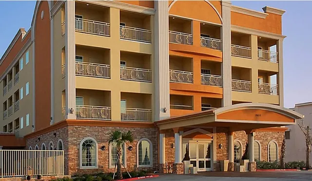 Holiday Inn Express & Suites Galveston West-Seawall, an IHG Hotel