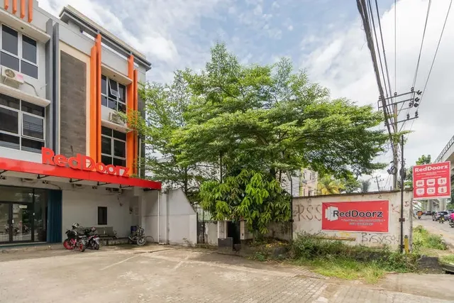 RedDoorz near Taman Wisata Alam Punti Kayu Palembang 2