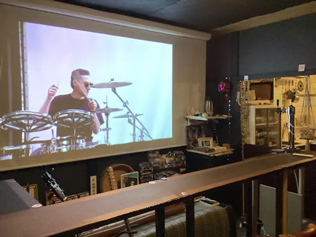 House of music bar UFO