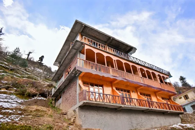 OYO 27987 Hotel Veer