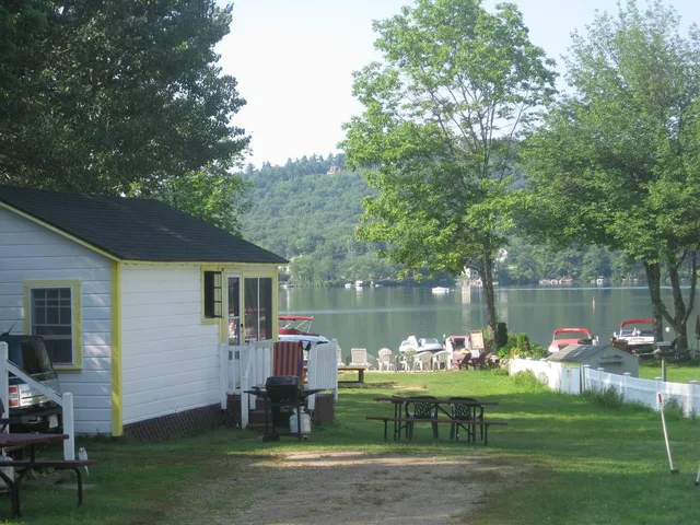 Lake Shore Motel and Cottages