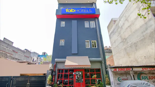 FabHotel Chawla House