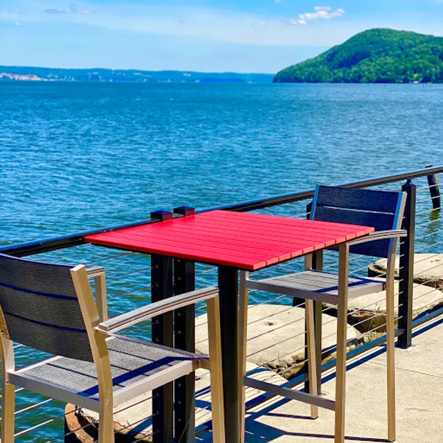 Don Coqui On The Hudson