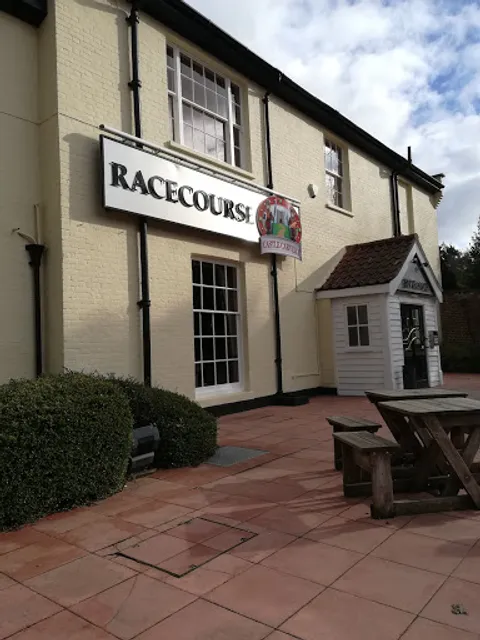 Castle Carvery - Racecourse