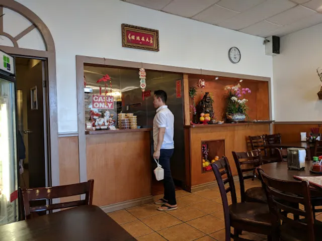 Canton Restaurant - Cháo Cá Chợ Cũ