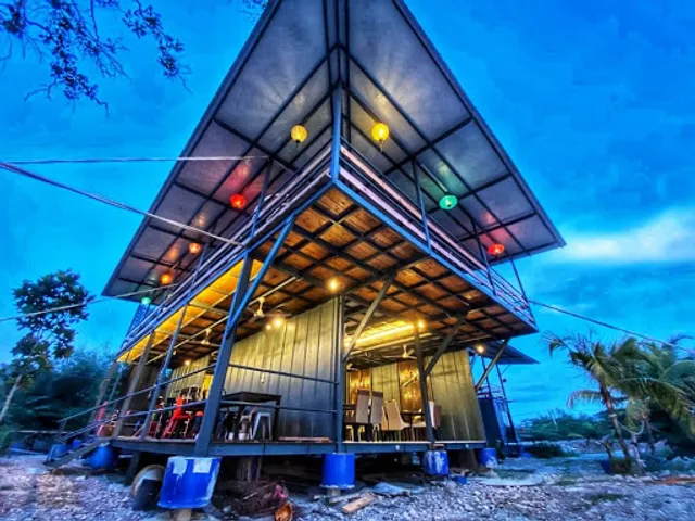 Janggut Riverside Rest House & Cafe