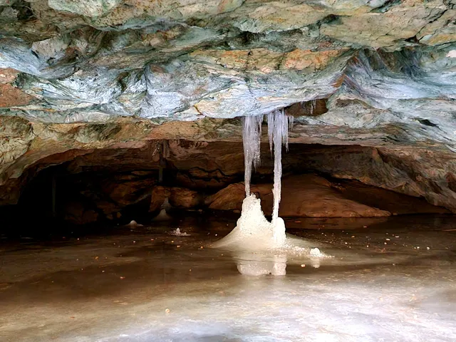 Big Ice Cave Picnic Area and Interpretive Site