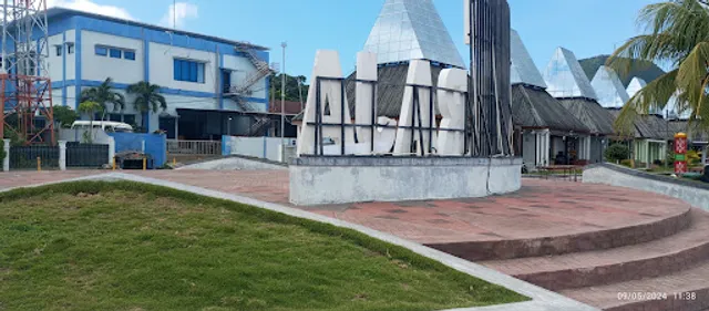 Penelove restaurant and room