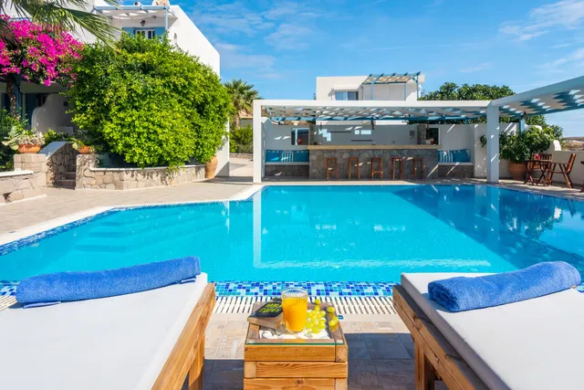 Orizontes Boutique Studios in Milos