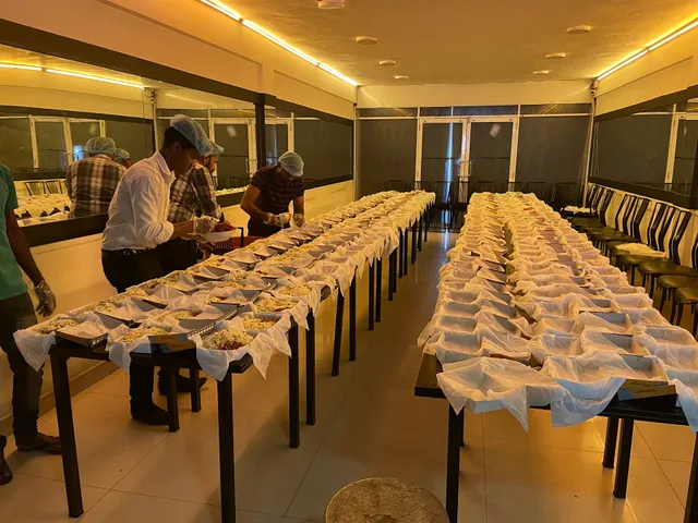 De Silva Food Center Nuwaraeliya.