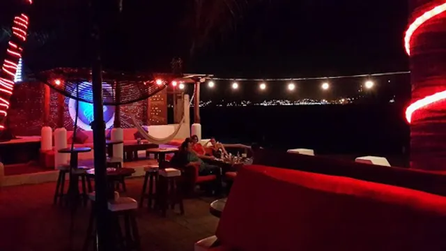 Sunset Lounge Manzanillo