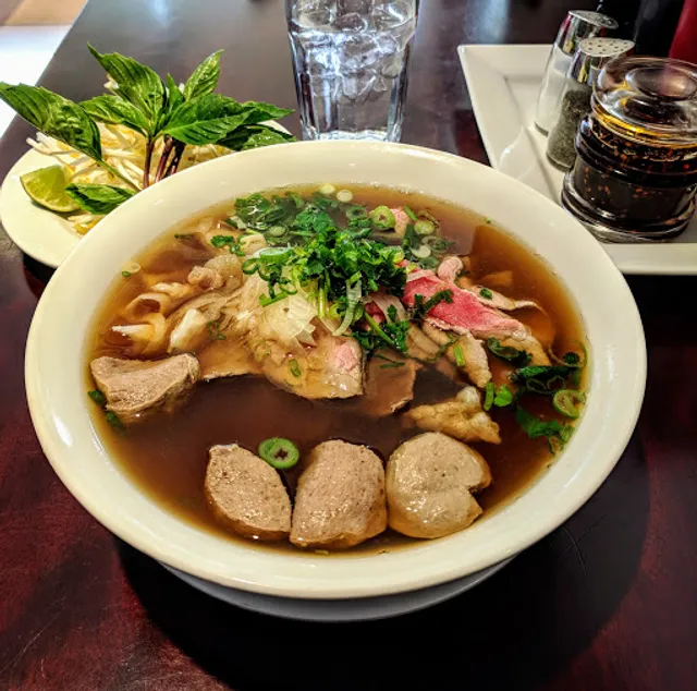 Le Pho Vietnamese Restaurant