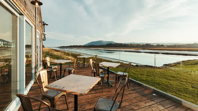 The Boathouse Restaurant & Shop