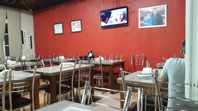 Dona Lourdes Pastelaria e Restaurante