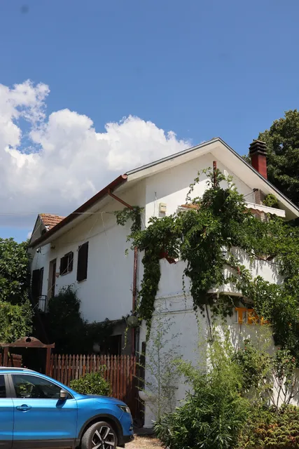 Guest House La Palazzina a Rieti, zona Quattrostrade, vicino al Santuario della Foresta. Affitta camere confortevoli.