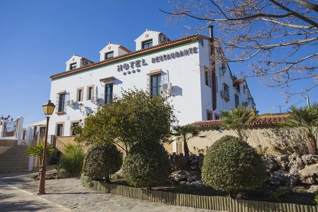HOTEL RONDA VALLEY - RESTAURANT & FREE PRIVATE PARKING