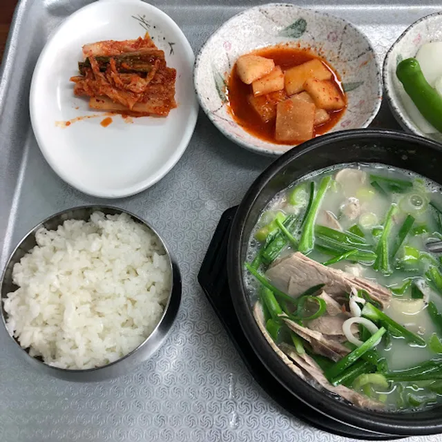 큰애기가마솥돼지국밥