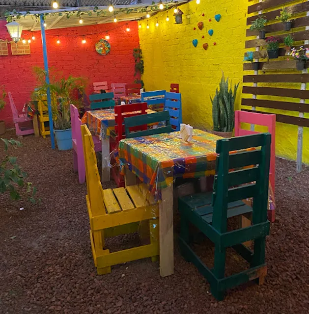 Menuderia y Cenaduria Los Agachados