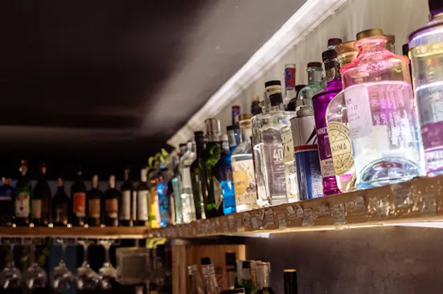 The First Caffè Gintoneria & Cocktail bar