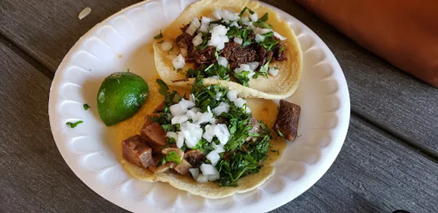 El Chino Taqueria (Food Cart)