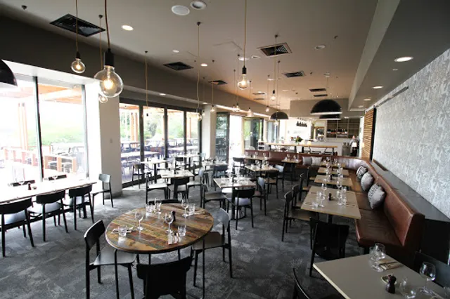 No.10 Restaurant + Bar Woden