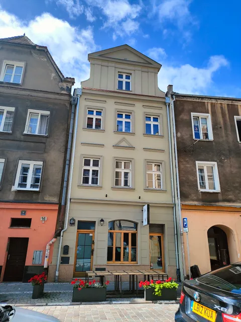 Old House Apartments