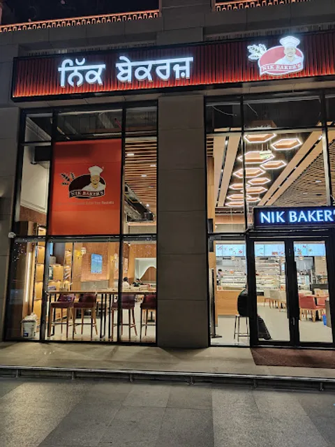 Nik Bakers