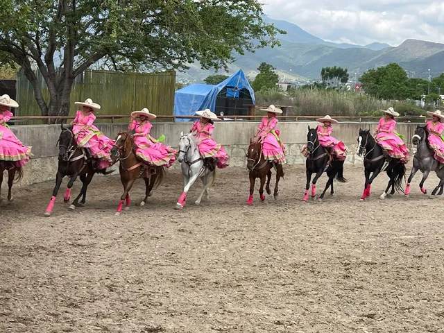 ESCUELA DE CHARRERIA "EX-HACIENDA LA SOLEDAD"