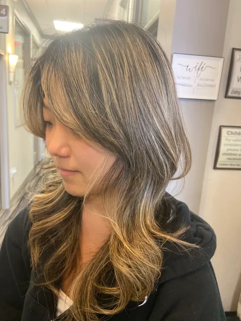 Cindy hair in Salon studios beauty mall