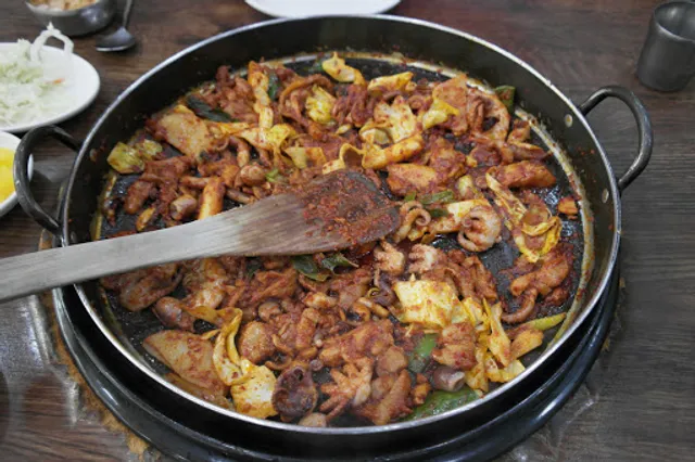 Yoogane Chicken Galbi