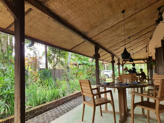 Yabbiekayu Restaurant