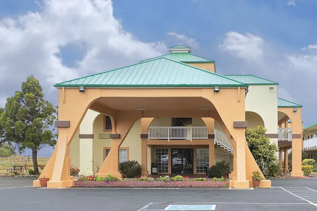 Quality Inn & Suites Crescent City Redwood Coast